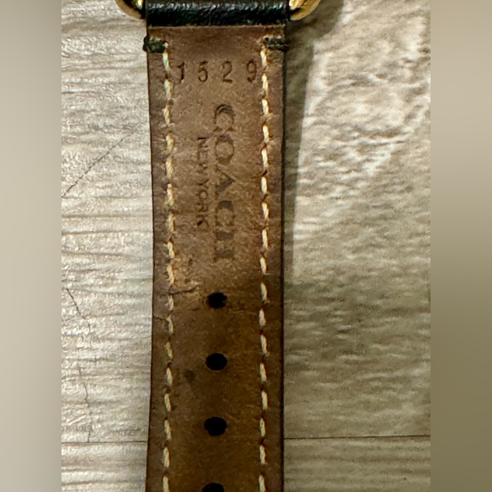 Coach LEX WOMENS Watch WHITE DIAL WITH ION PLATED THIN GOLD BRASS AND CRYSTALS - Picture 8 of 15